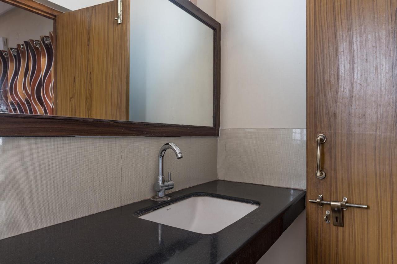 Hotel Renuka Visakhapatnam Bagian luar foto